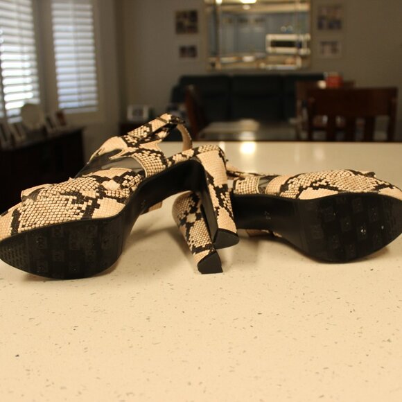 Animal Print Platform Sandals Size 11 - Picture 9 of 9